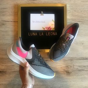 NEW Nike Zoom Winflo 6 Running Shoes, CU4825001, size 6 Women